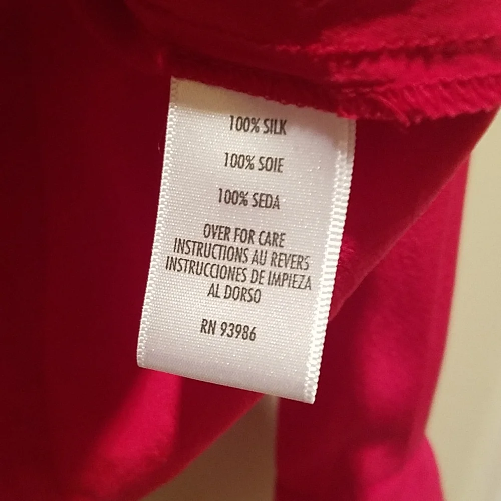 Casual Corner petite red silk blouse - Picture 6 of 6